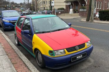 [Volkswagen Polo Harlequin]. Seen once before in passing, but lucked out and got an up-close look today.