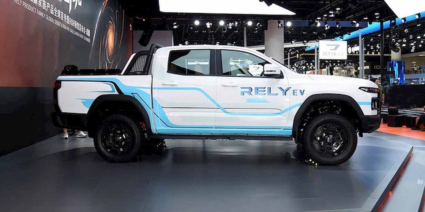 Chinese-electric-pickup-Toyota-Hilux