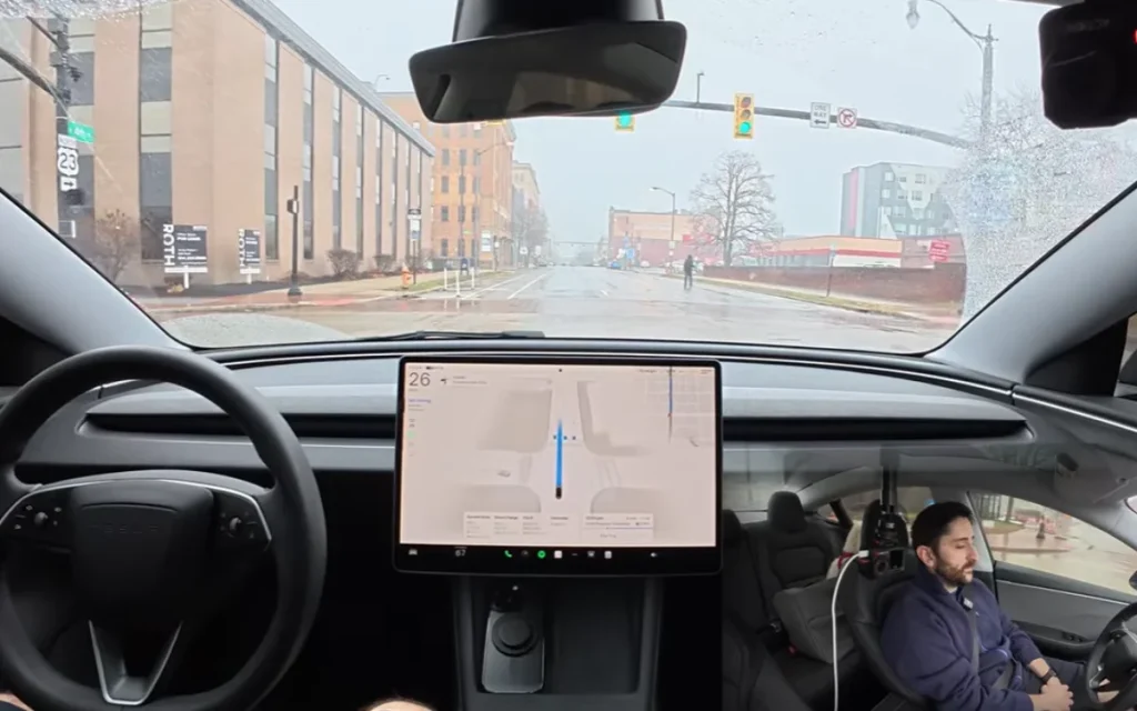 A US Tesla owner tests Full Self Driving in dense fog, and the results reveal how the system really handles bad visibility