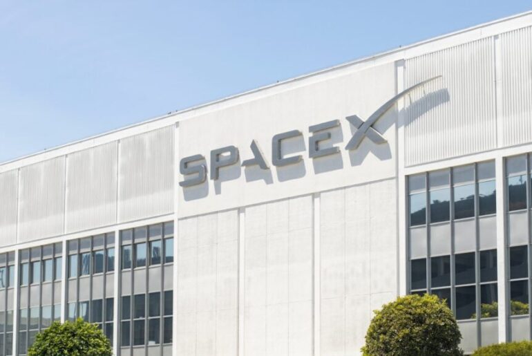 Cathie Wood Sees SpaceX As Trillion-Dollar Contender, Optimistic On Tesla's Robotaxi Future - Tesla (NASDAQ:TSLA)