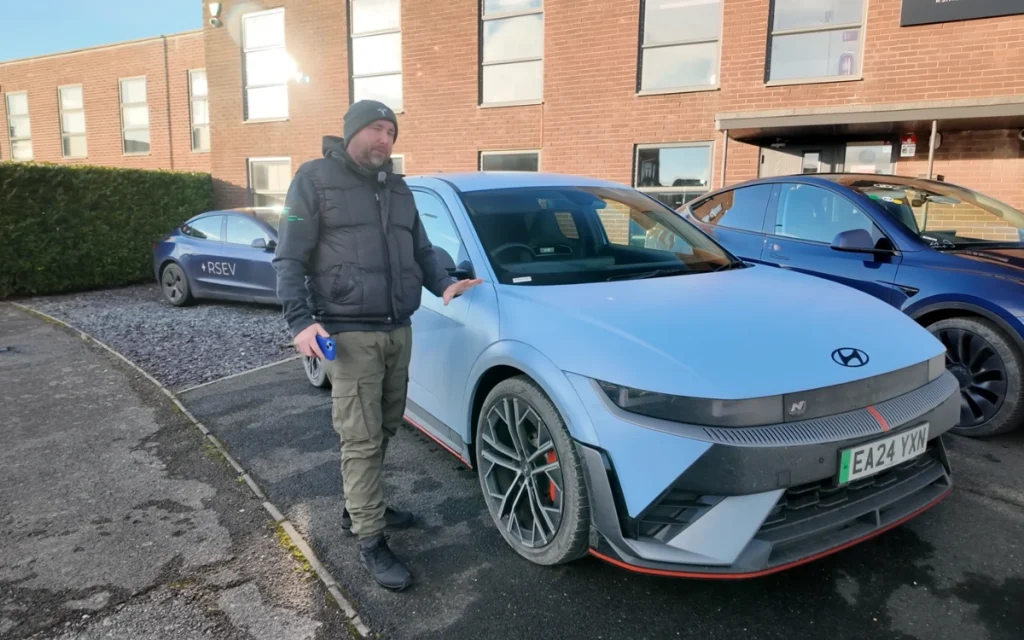 Electric cars behave very differently in cold weather, and this winter range test of the Tesla Model Y and Hyundai Ioniq 5 N proves just how much winter can change the numbers.