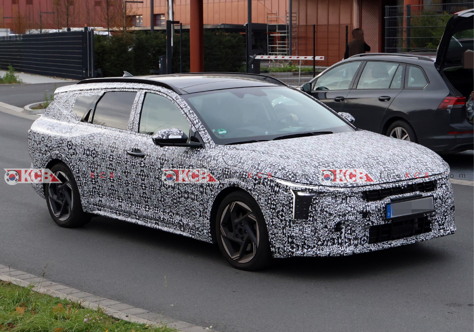 Kia k4 wagon losing camouflage 7