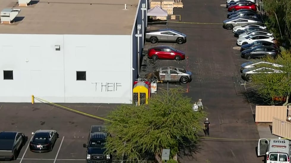 Firefighters quickly put out the flames on the burning Cybertruck, there was also the word...