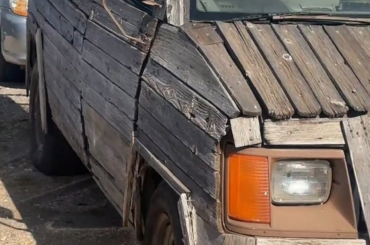 Did this thing start it's life as a Chevy Astro-Van