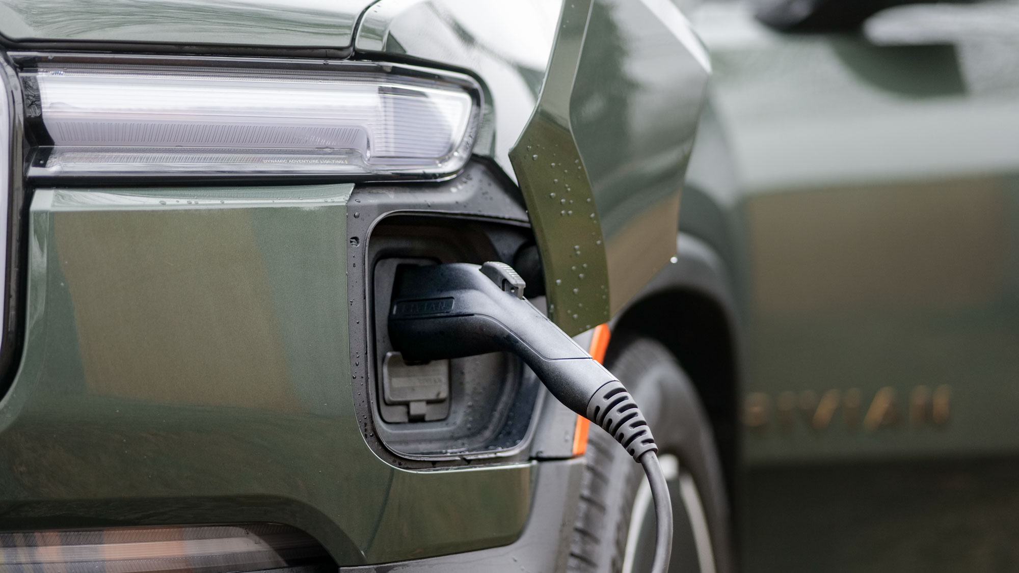 2025 Rivian R1T Tri.