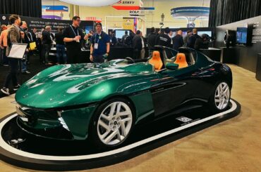 Longbow pairs 900 hp and featherweight design using in-wheel motors