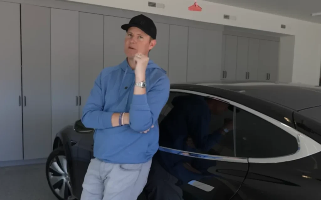 This man had his Tesla battery die on him - and he documented the process of what happened next