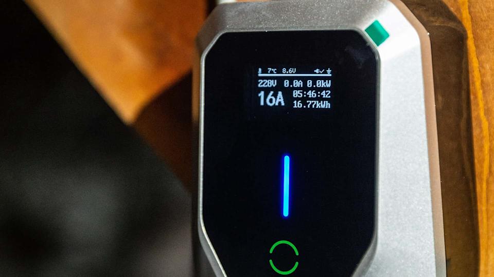 2023 Volvo V90 T8 Recharge Plug-In Hybrid