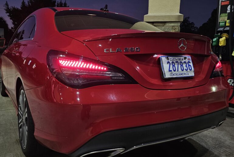 Mercedes-Benz CLA 250 [3000 x 4000]