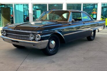 1961 Galaxie Starliner Coupe