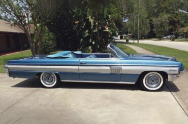 A Beauty: 1962 Oldsmobile Starfire
