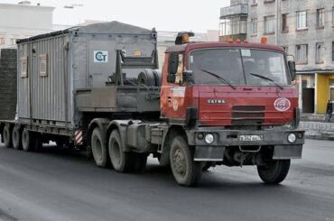 The Tatra 815 and its extreme positive camber. No, it's not broken.