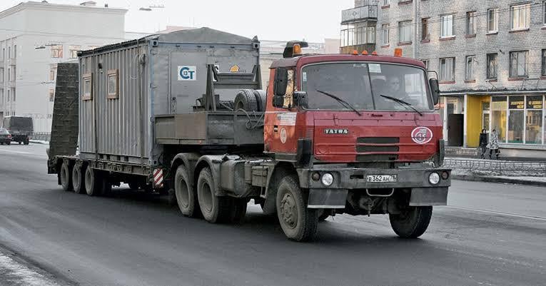 The Tatra 815 and its extreme positive camber. No, it's not broken.