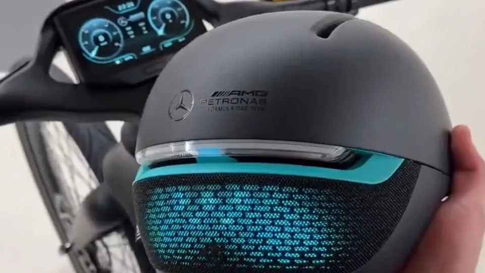 Mercedes-AMG PETRONAS F1 Team Road Edition.