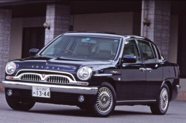 2000-2001 Toyota Origin based on the chassis of Toyota Progres, initially planned 1,000 units, a total of 1,073 were built