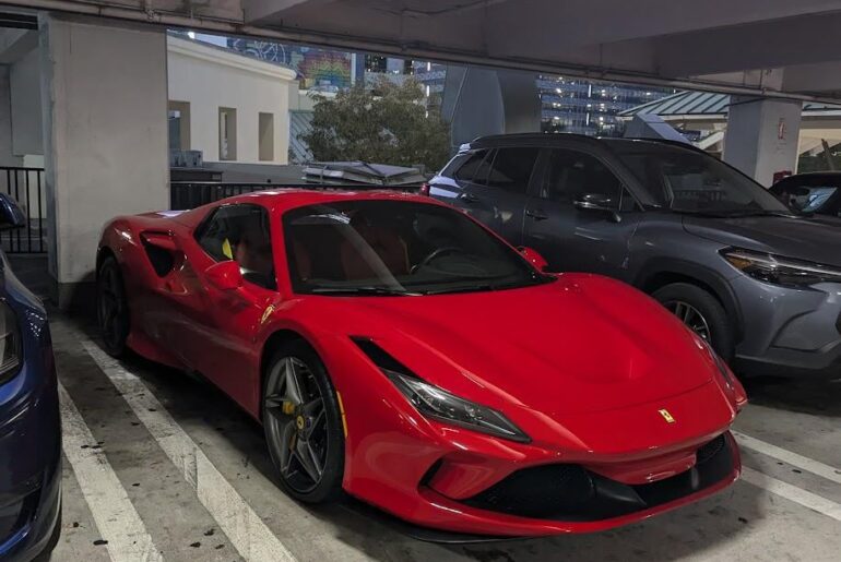 [Ferrari F8]