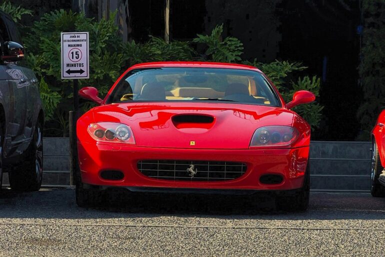 Gated Manual [Ferrari 575M] Outside a restaurant in Mexico