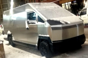 Russia’s Cybervan Looks Like A Sci-Fi Tesla Truck That Gave Up