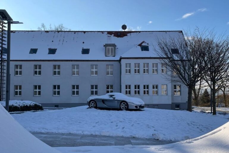 [Porche Carrera Gt] just chillin’