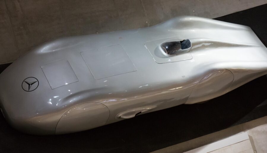 1938 Mercedes-Benz W125 Rekordwagen (3840×1920)