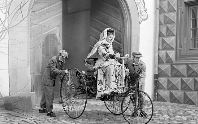 These cars have something in common, what is it? (Take a close look)