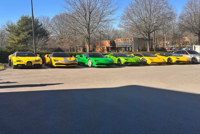 Came out of brunch and was greeted by this bunch. [Multi] the Centenario 🥰