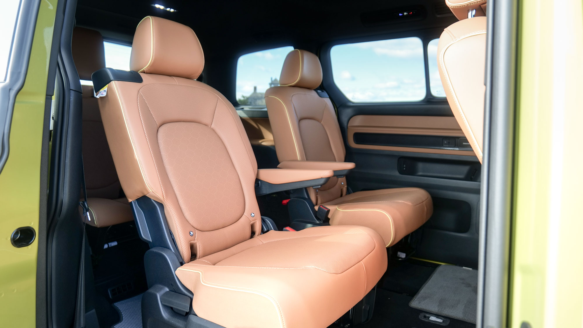 2025 Volkswagen ID. Buzz Pro S Plus 4MOTION test drive.