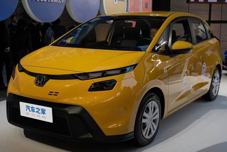 Honda Fit gets a new face for the Chinese market.