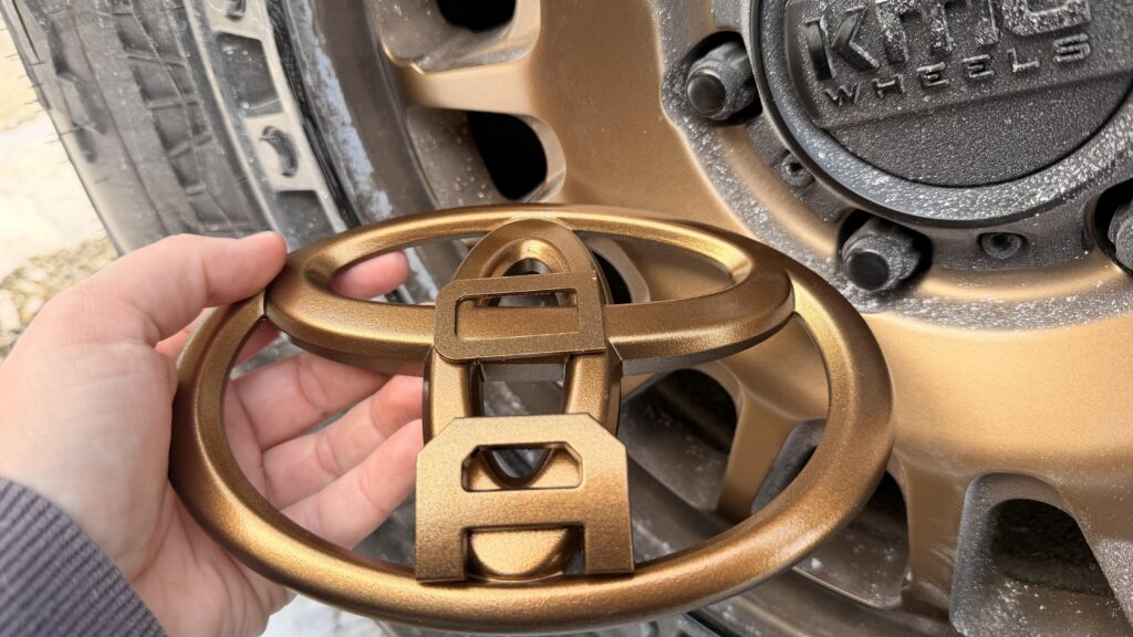 Lacquer on emblems/inlays