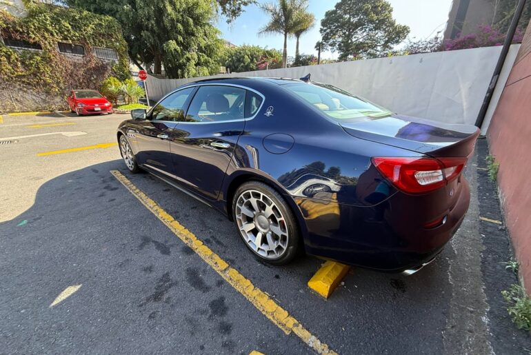 [Maserati Quattroporte GTS] in Blu Passione