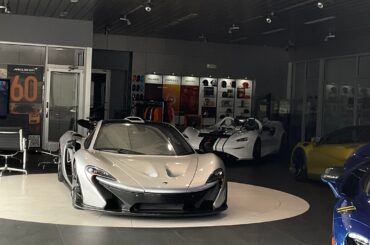 Crazy sight of a [McLaren P1 and McLaren Elva] in the same dealer