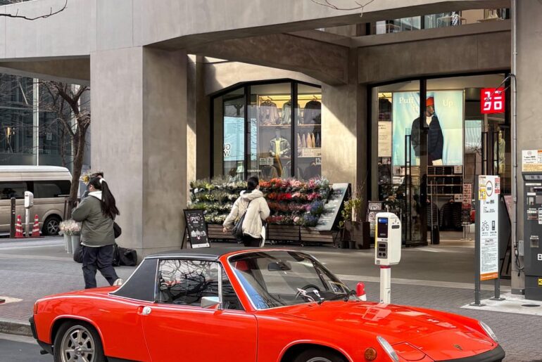 Beautiful [VW Porsche 914] in Ginza this morning