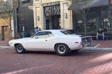 Beautiful 1970s [Plymouth Barracuda]