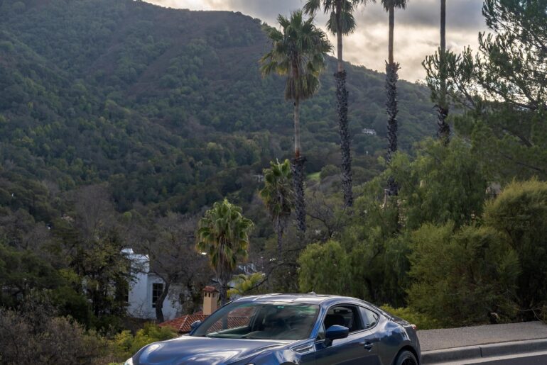 Subaru BRZ [3300x5000]