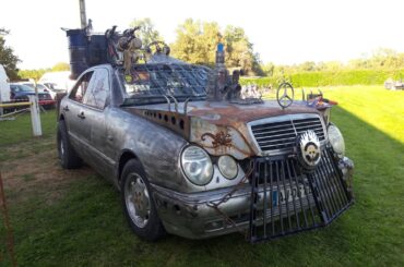 [Mercedes e-class] war machine, apparently it's drivable