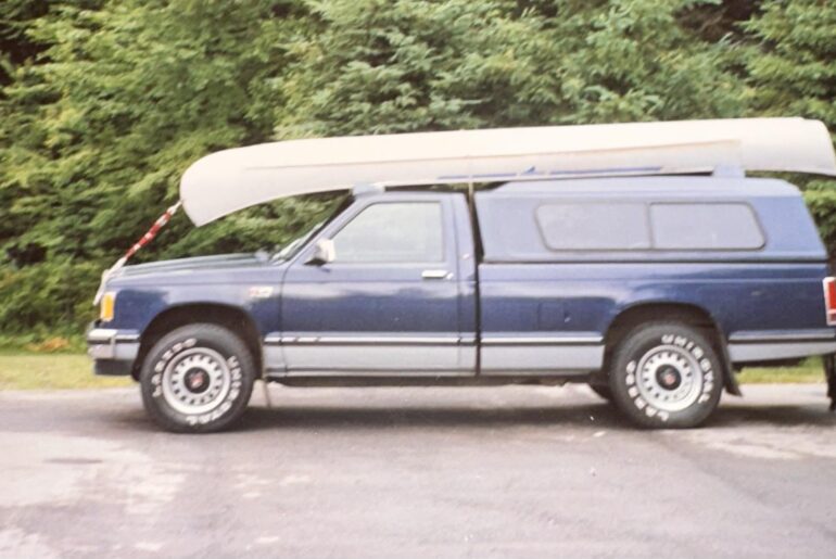 Can anyone identify this truck?