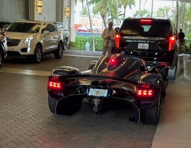 [Aston Martin Valkyrie] in South Beach