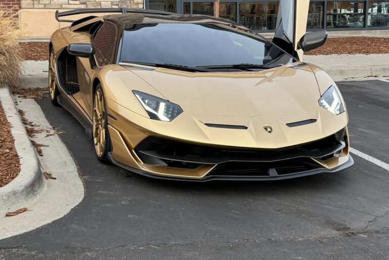 A cool [Lamborghini Svj] I saw today