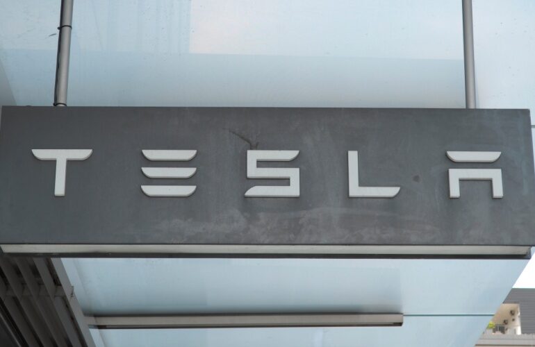 Tesla agrees to mediation that could resolve EEOC racism lawsuit