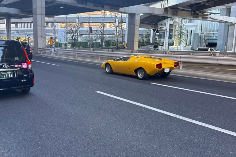 [Lamborghini Countach] spotted in Roppongi, Tokyo