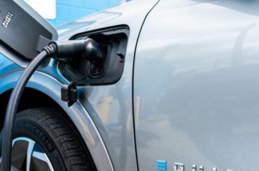 GM’s EV Charges Balloon to $7.6 Billion as US Demand Craters (2)