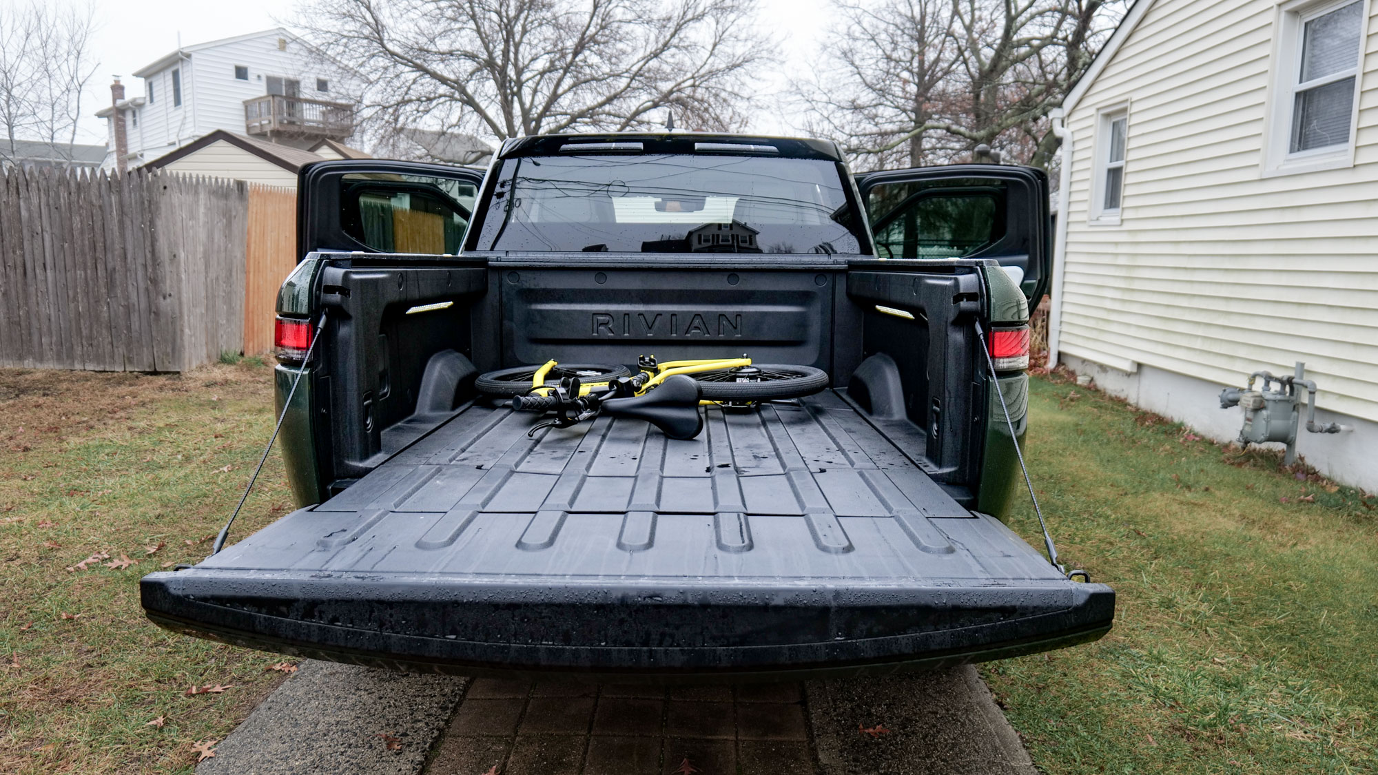 2025 Rivian R1T Tri.