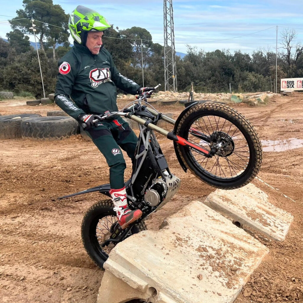 Vertigo Motors Ultra RS3 - THE PACK - Electric Motorcycle News