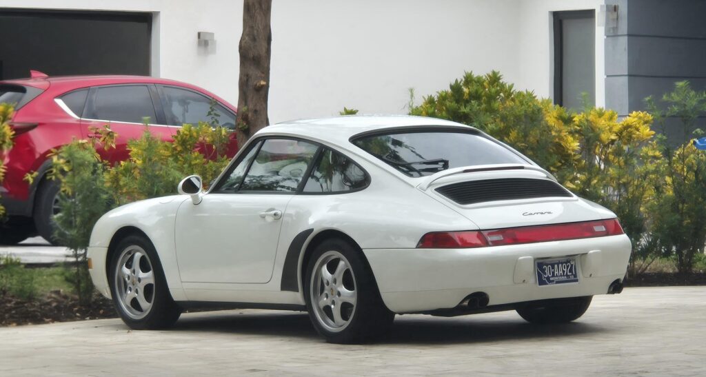 [Porsche 993 Carrera]