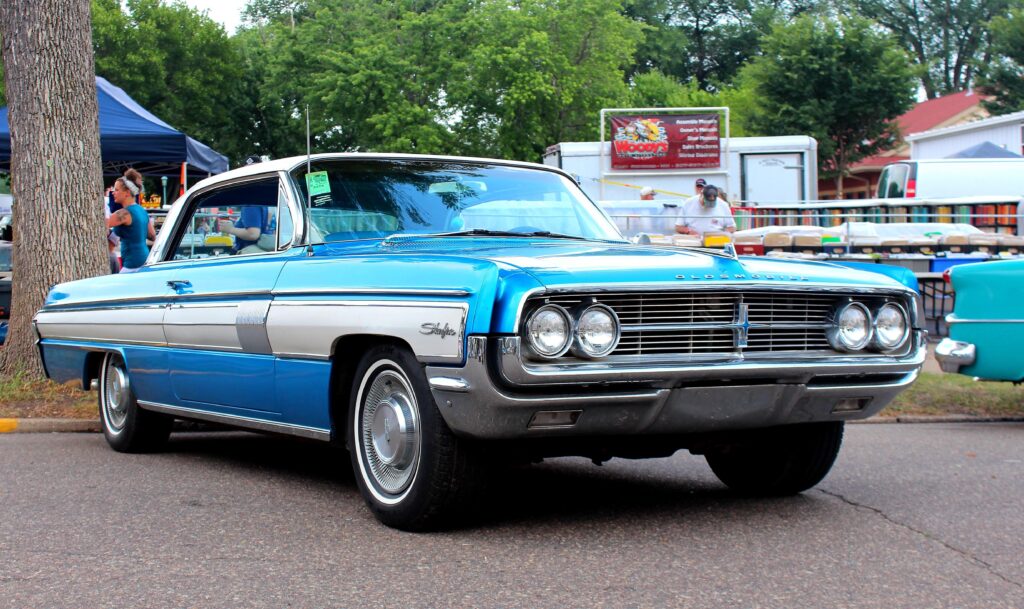Oldsmobile Starfire