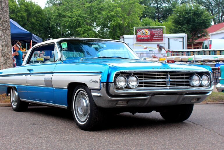 Oldsmobile Starfire