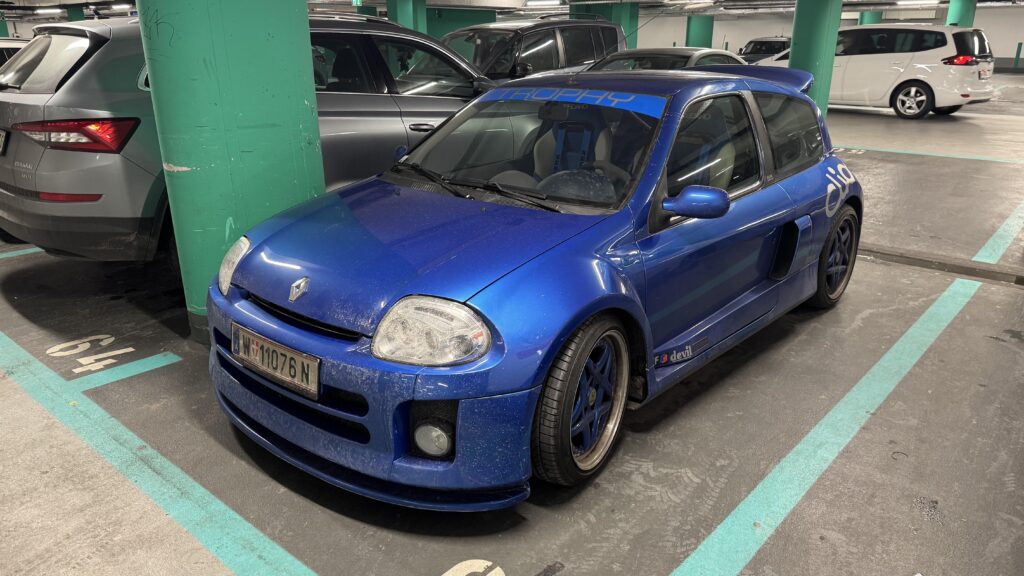 [Renault Clio V6]