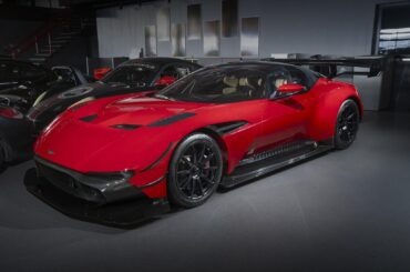 Aston Martin Vulcan [1638x2048]