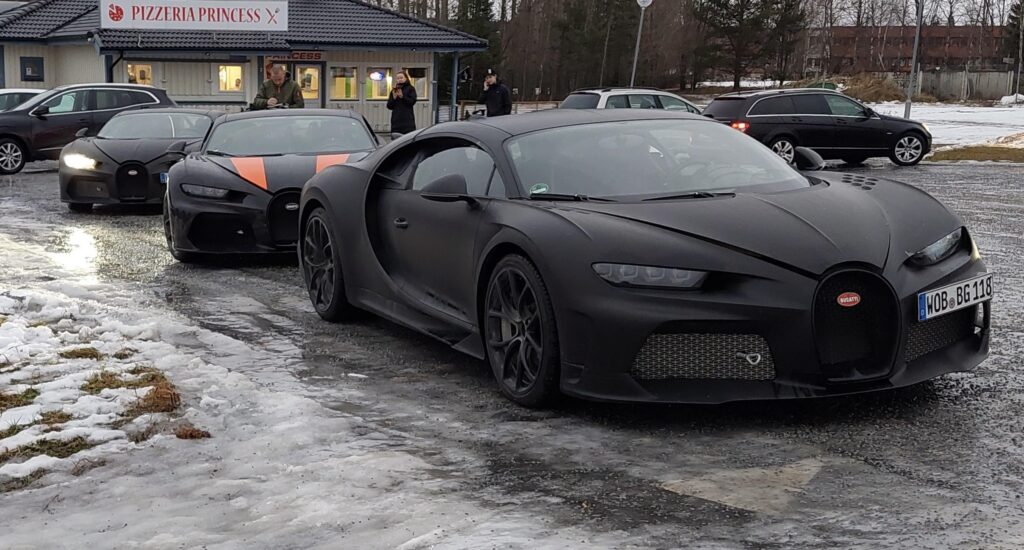 Triple Bugatti in the north of Sweden, took this photo in 2021 [2417x1298]