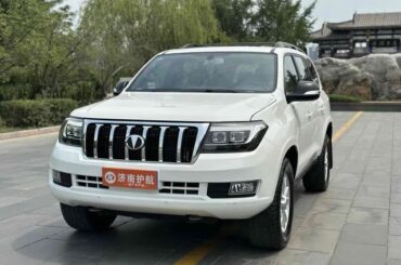 2018-19 Hengtian L4600 is a unauthorized clone of the Toyota Land Cruiser 200